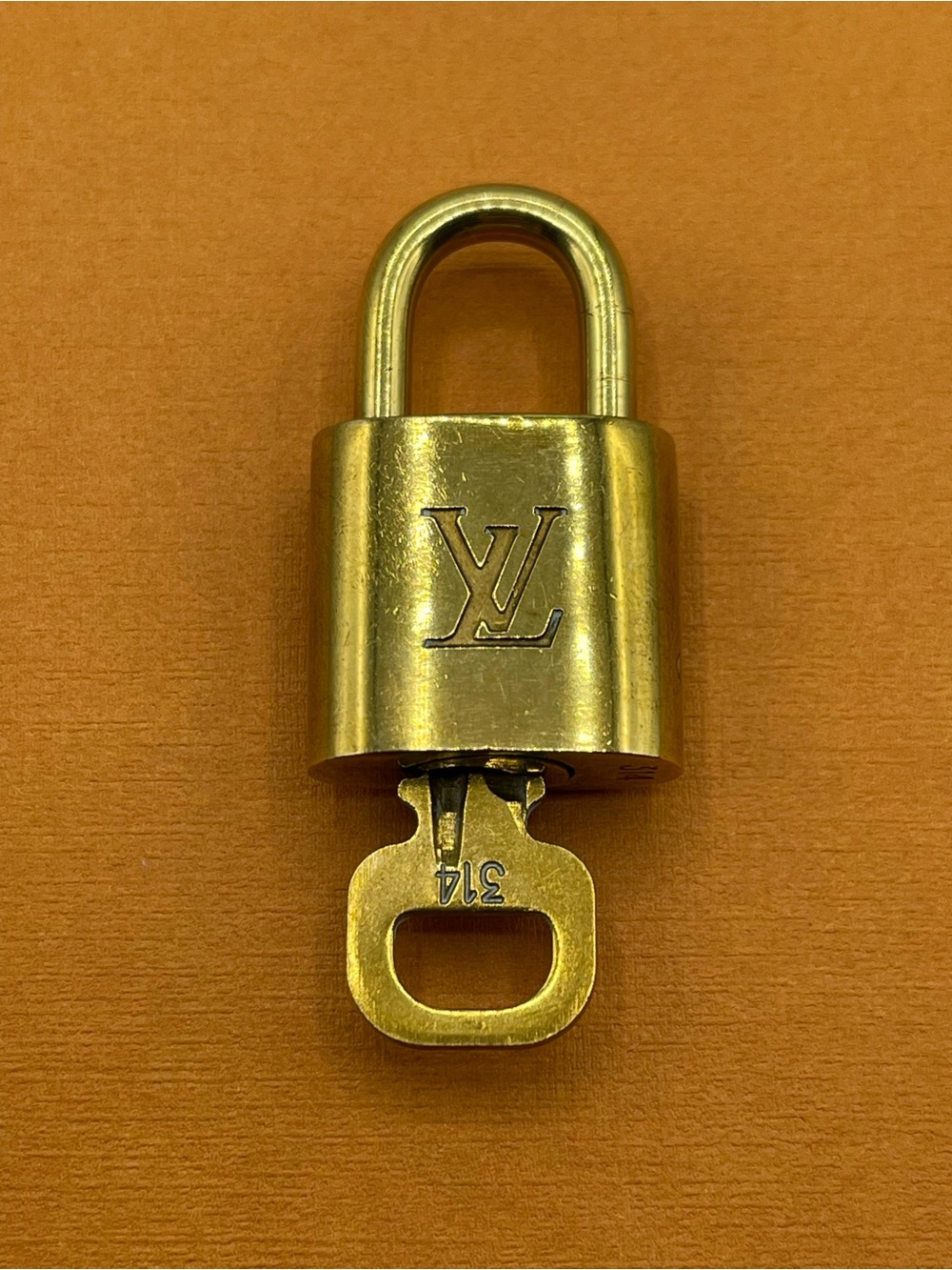 Louis Vuitton Lock and one Key #314 Gold Tone Cadena for Speedy Alma Bag LV🔐
